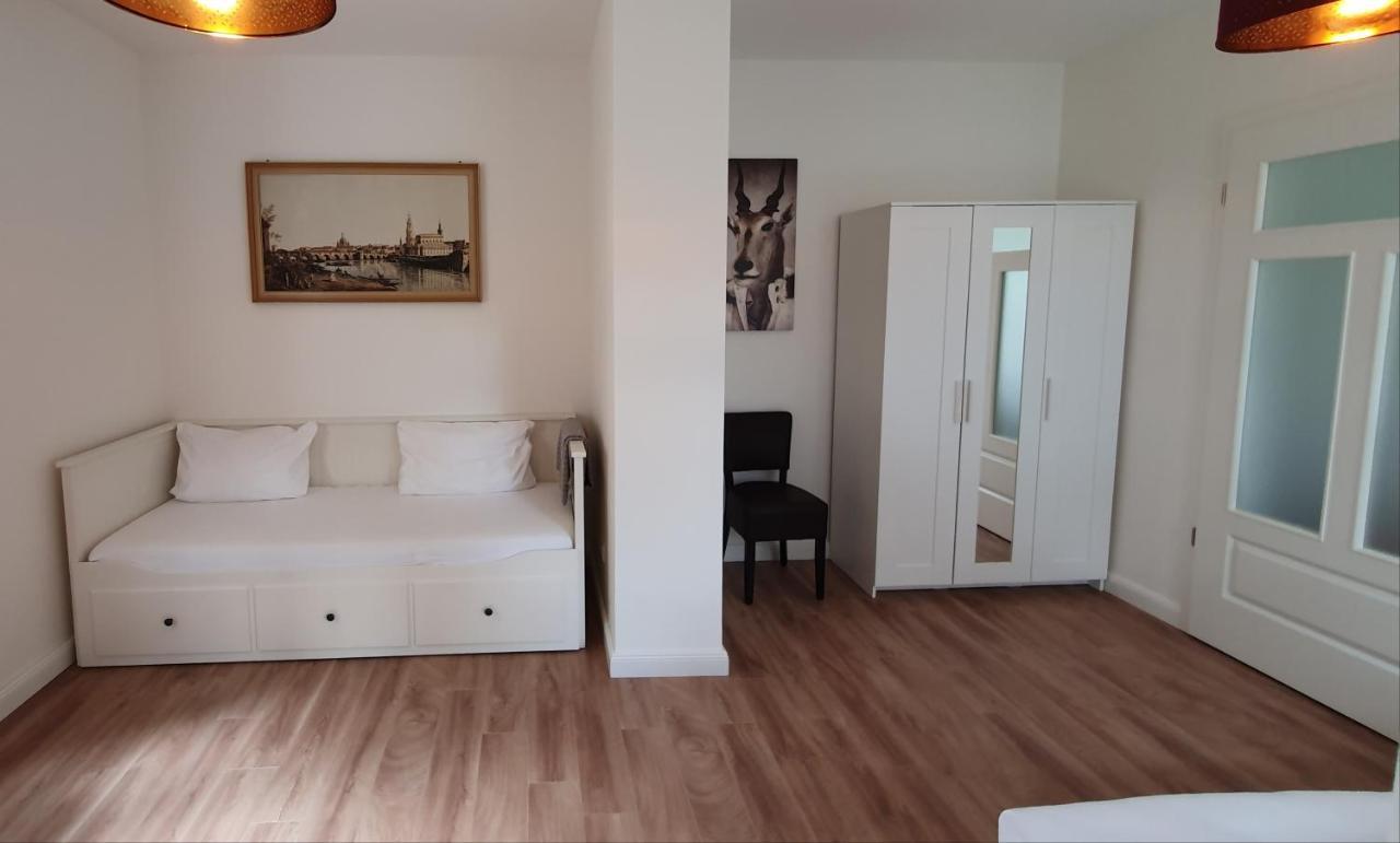 Pineapple Apartments Dresdner Heide Mit Garten ドレスデン エクステリア 写真