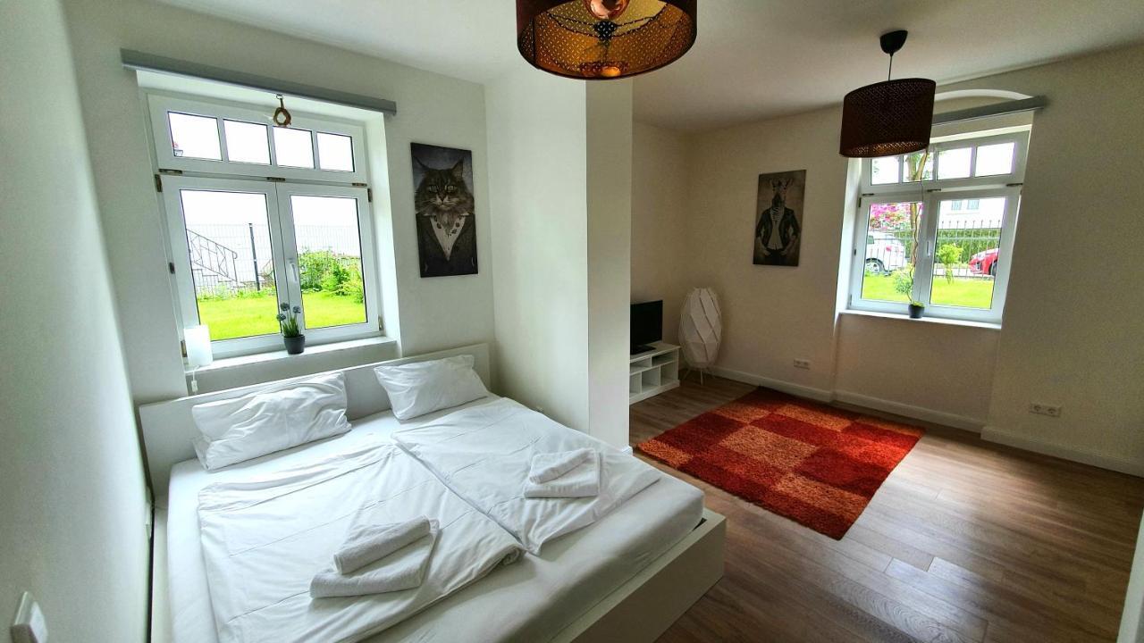 Pineapple Apartments Dresdner Heide Mit Garten ドレスデン エクステリア 写真