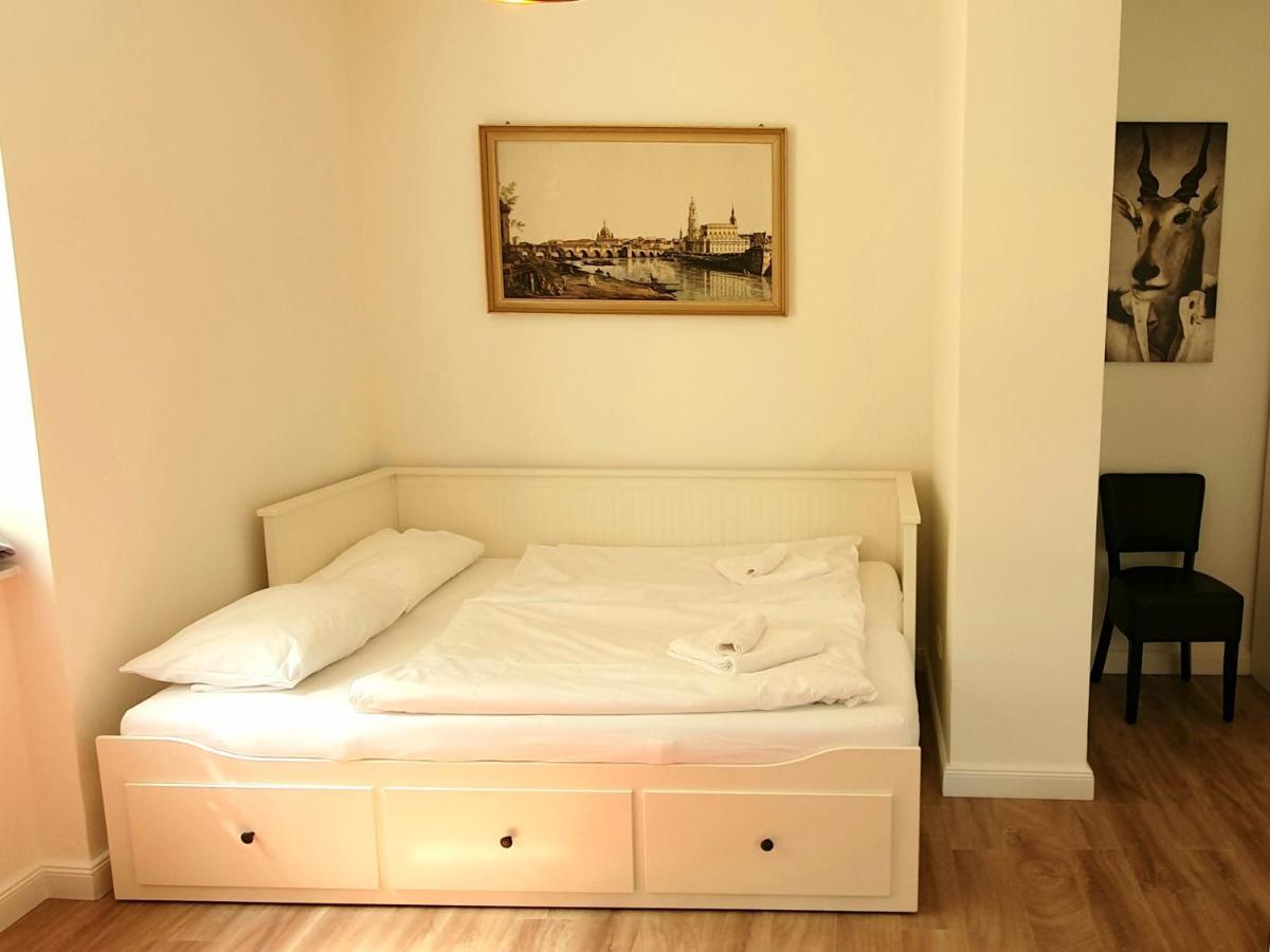 Pineapple Apartments Dresdner Heide Mit Garten ドレスデン エクステリア 写真
